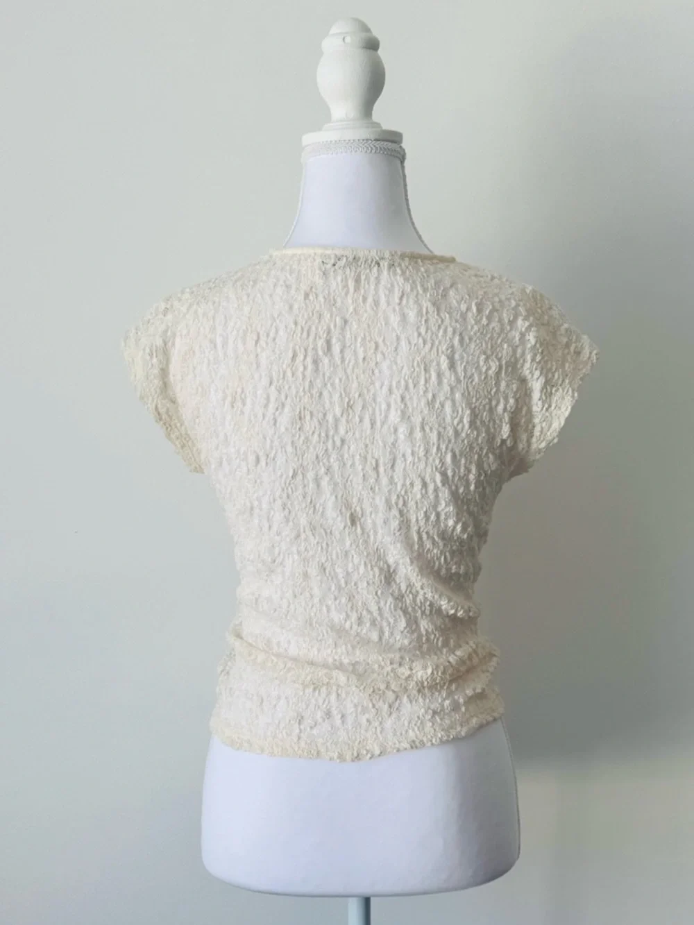 Abercrombie & Fitch Cream Lace Fitted Top 🤍 - Picture 2 of 4